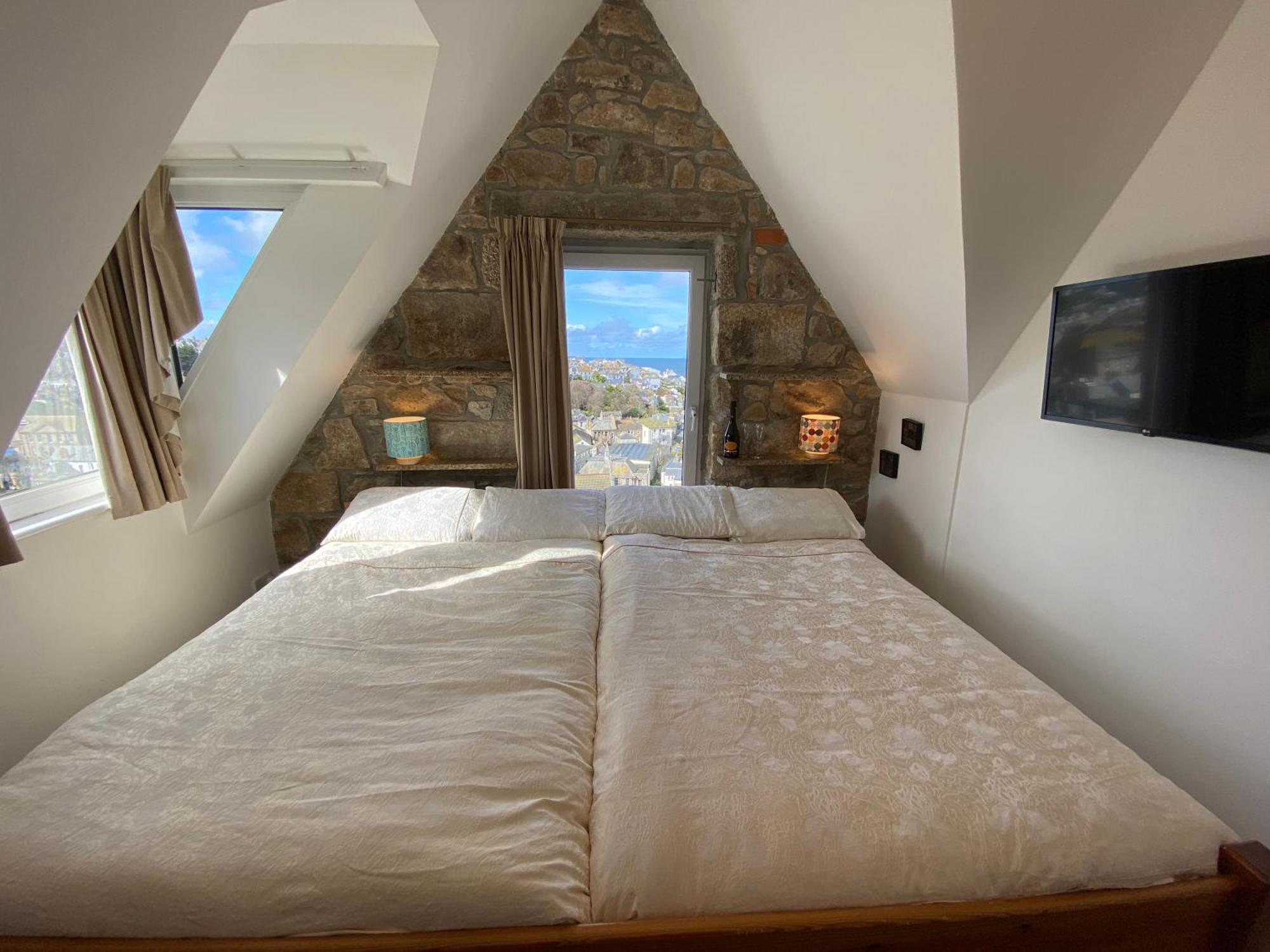 Appartement The Penthouse With An 18ft By 14ft Balcony With Amazing Views Over Harbour And Bay Perfect From Alfresco Dining And Sunbathing, Onsite Parking, Larger Groups Book Our Connecting *